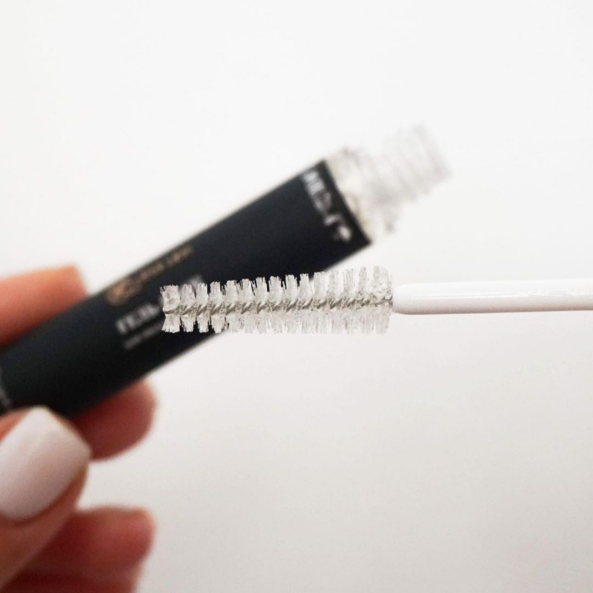 Gel Wax Lena Levi for Brow Styling