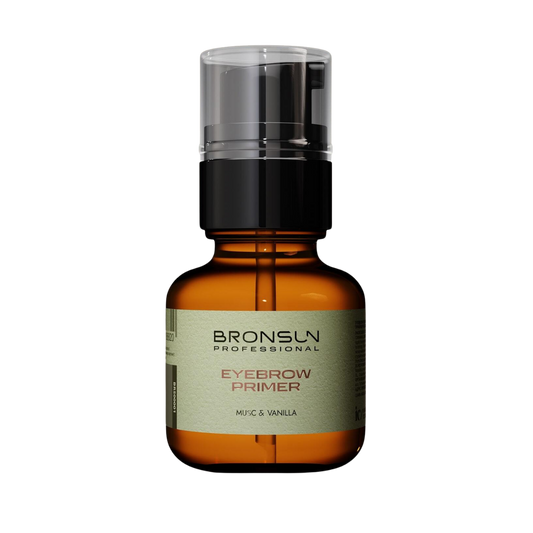 BRONSUN Eyebrow Primer profesional utilizado para preparar la piel antes de aplicar tinte o henna en cejas. Limpia, desengrasa y mejora la fijación del color para lograr resultados uniformes y de mayor duración en procedimientos profesionales.
