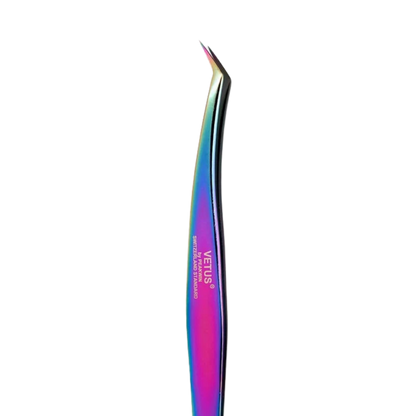 Pinza profesional BL Lashes Rainbow Tweezers MCS-19 tipo L para aplicación de extensiones de pestañas. Herramienta de acero inoxidable para lashistas, diseñada para aislamiento, toma y colocación de extensiones en técnicas clásicas y volumen, con acabado rainbow multicolor