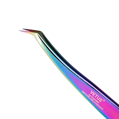 Pinza profesional BL Lashes Rainbow Tweezers MCS-19 tipo L para aplicación de extensiones de pestañas. Herramienta de acero inoxidable para lashistas, diseñada para aislamiento, toma y colocación de extensiones en técnicas clásicas y volumen, con acabado rainbow multicolor