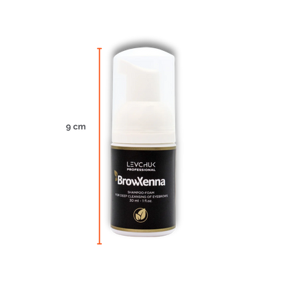 Frasco de 30 ml de BrowXenna Shampoo‑Foam, espuma limpiadora profunda para cejas y pestañas, ideal para pretratamiento antes de tintado y laminación.